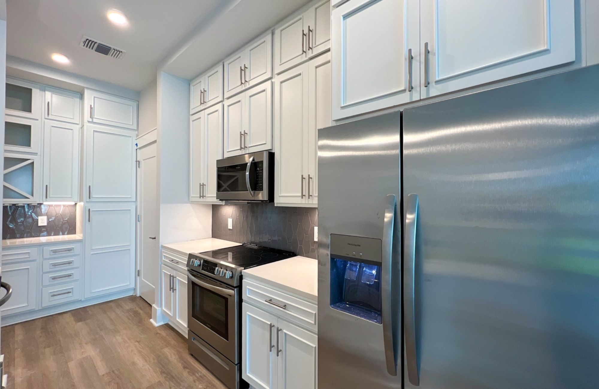 Mid-rise kitchen at The Emerson On Rocky Point